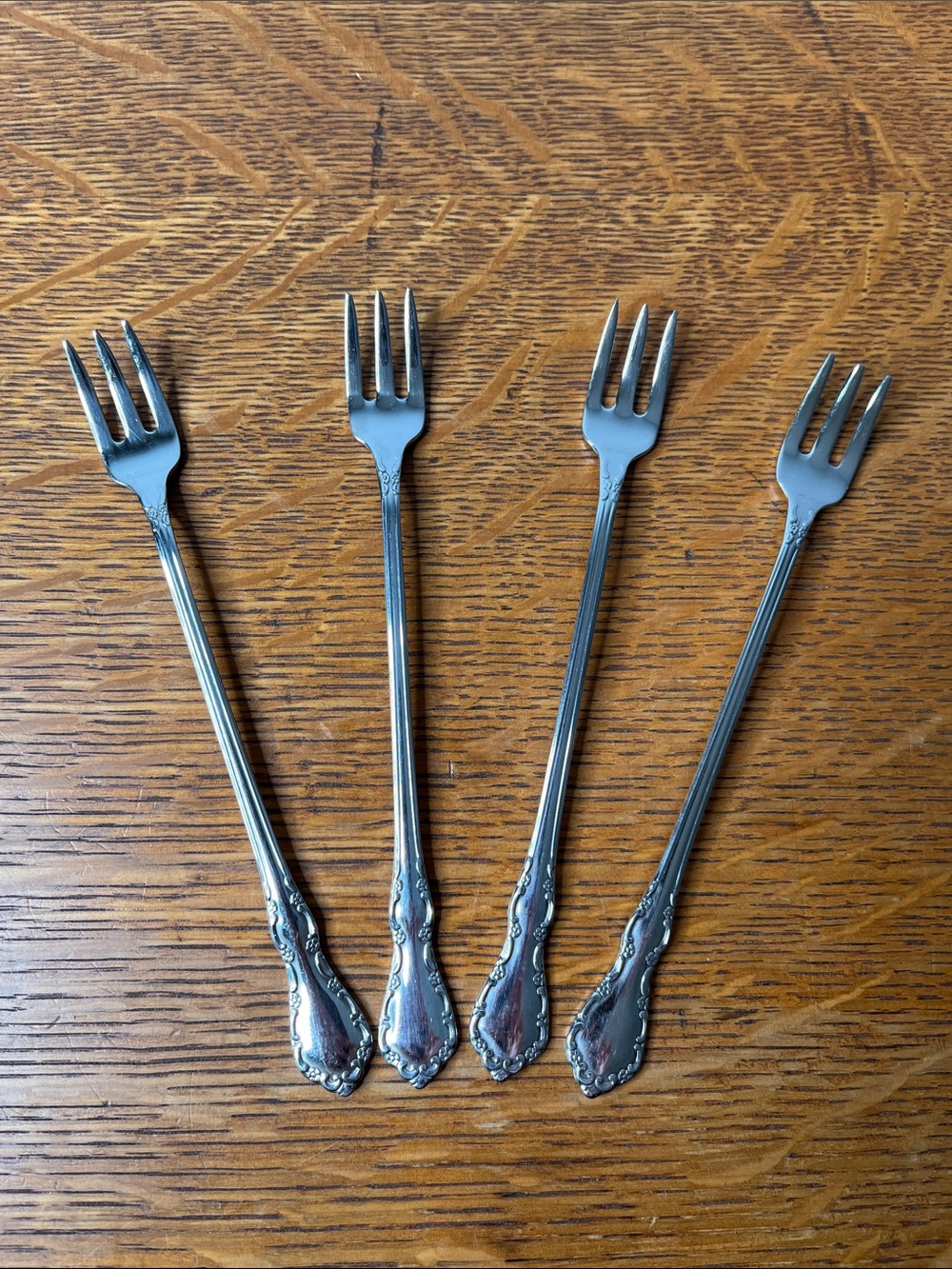 Set of 4 Oneida Mansion Hall Stainless Steel Appetizer Forks Vintage Flatware